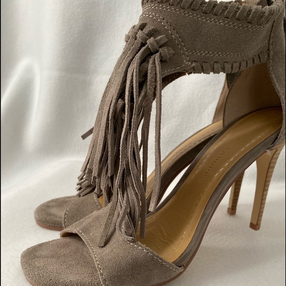 Chinese Laundry Sante Fe Grey Suede Leather Fringe Open Toe Sandals size 10 - Picture 12 of 16